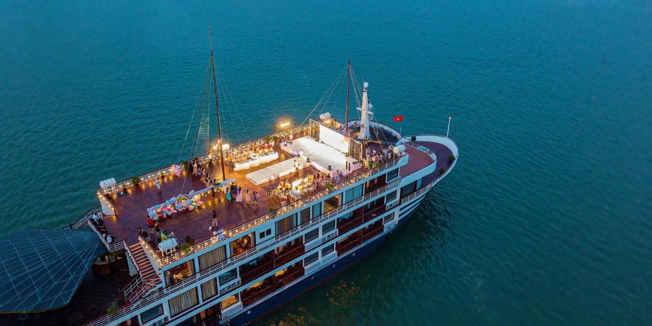 Erina Cruise By Hag Hotell Ha Long Exteriör bild