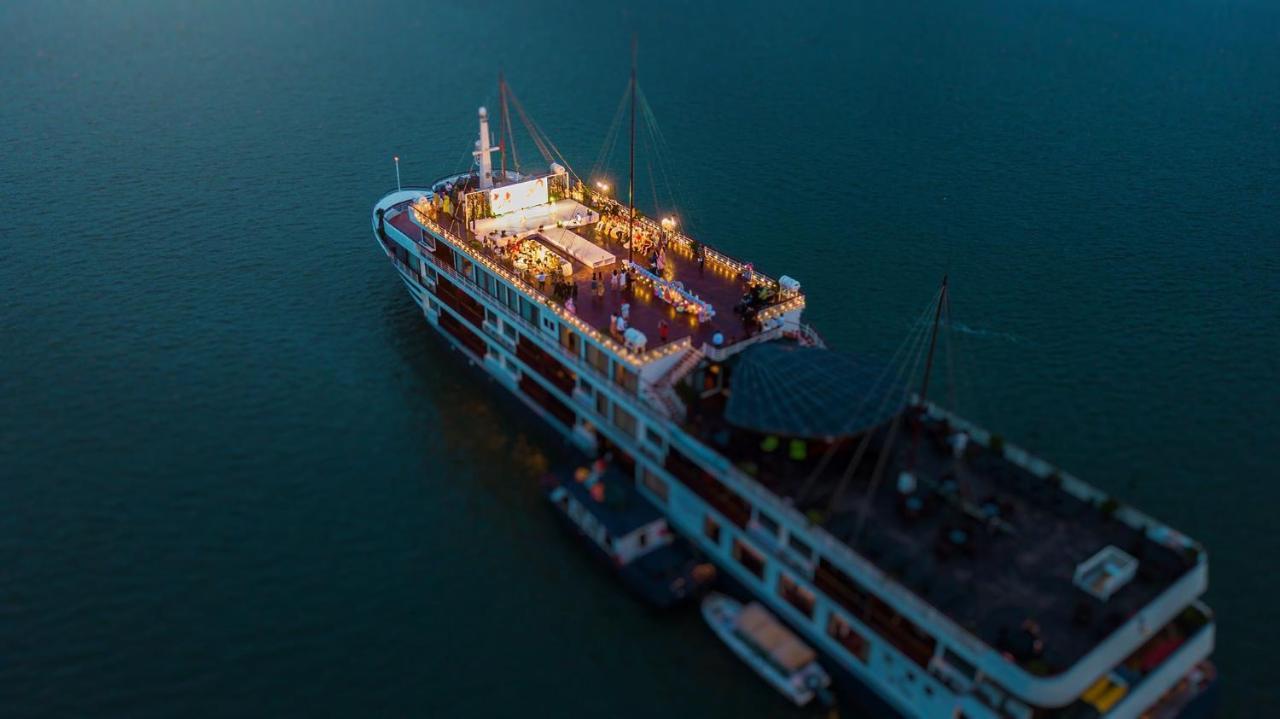 Erina Cruise By Hag Hotell Ha Long Exteriör bild